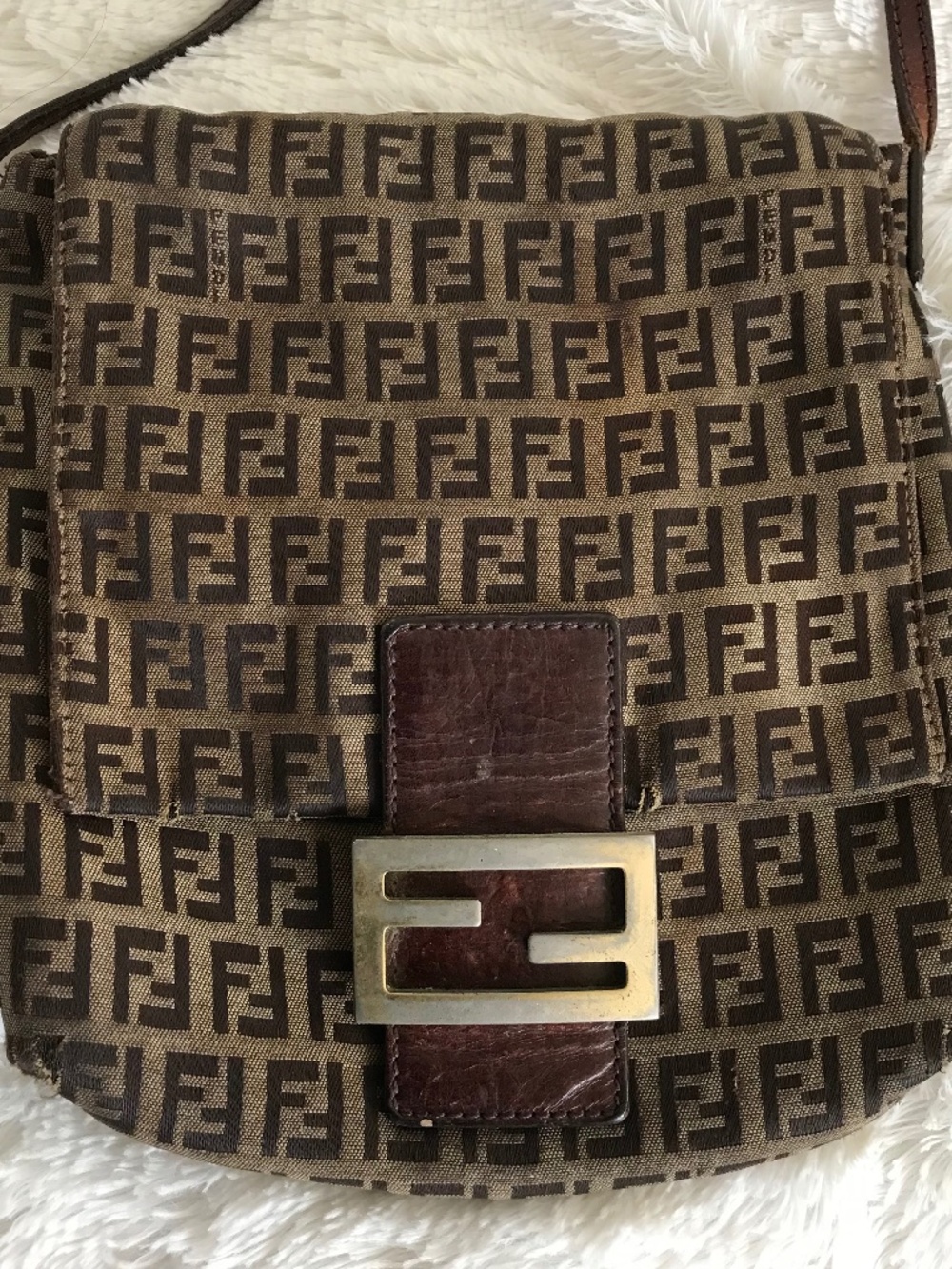 FENDI VINTAGE CROSSBODY AUTHENTIC VERY GOOD CONDITION